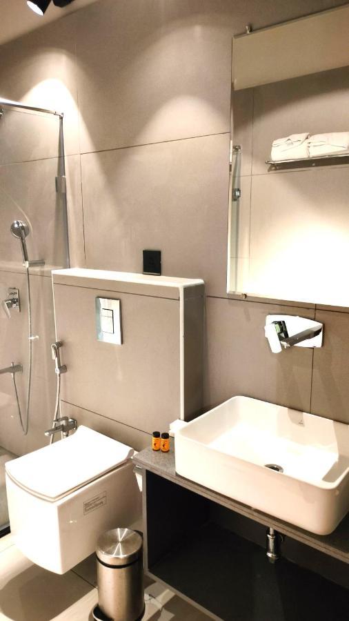 V Hotels And Resorts Chirala Buitenkant foto